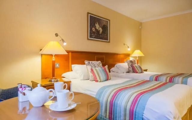 Blunsdon House Hotel