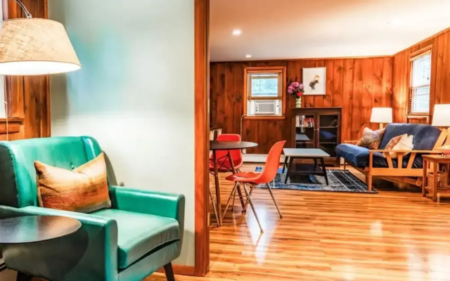 Phoenicia Lodge