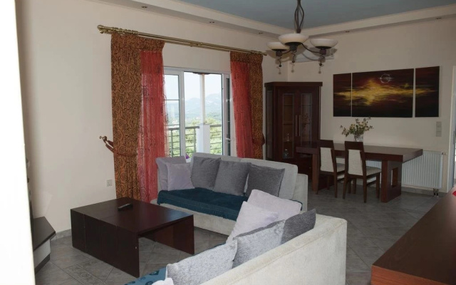 Aliki Apartment