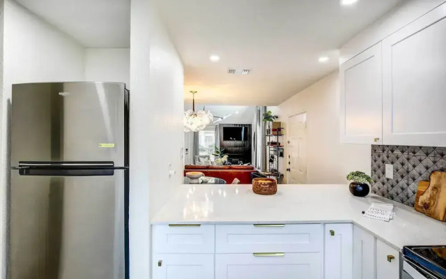 Stylish Allen Home Near Watters Creek Village