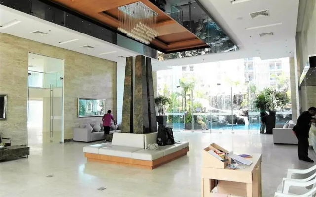 The Cliff sea & Pool Views Studio Apartment Pratumnak Pattaya