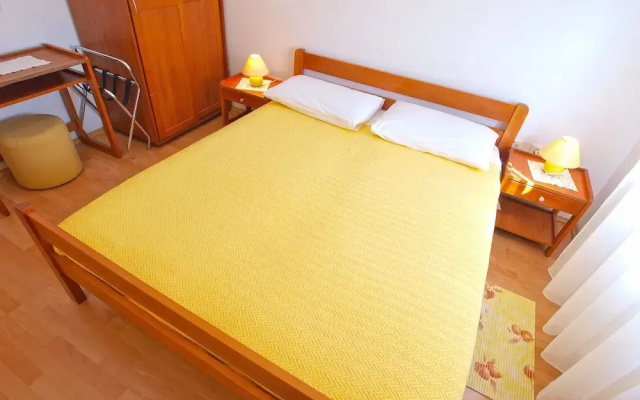 Apartment 446