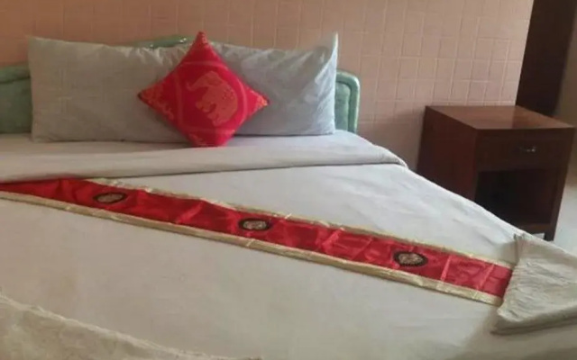 Pho de Paris Wat Koh Guesthouse