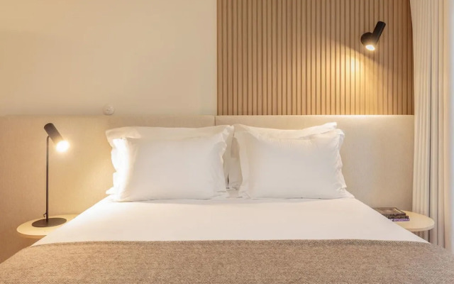 Flores S in Porto With 1 Bedrooms and 1 Bathrooms
