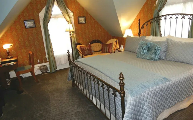 Cest La Vie Inn