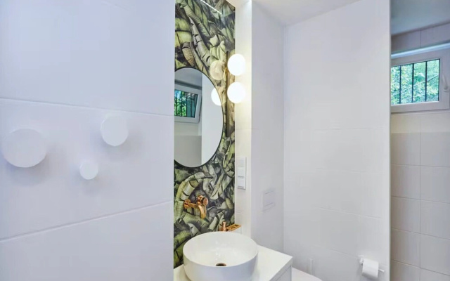 Large Holiday Home, Summer Pool, Sauna, Whirlpool