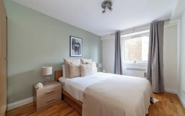 Trendy Flat in St Katharine
