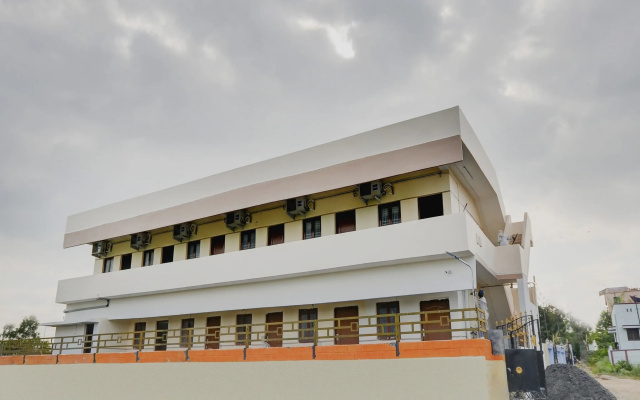 Super Hotel O Aruthraa Residency