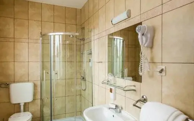 Hotel Petrijevci