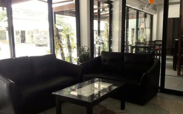 Jongjian Hotel