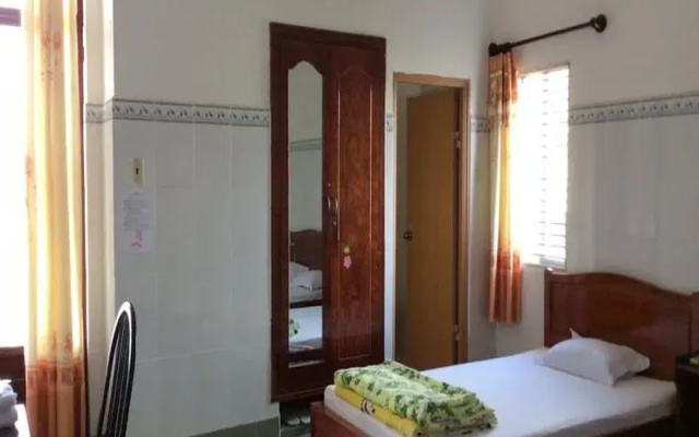 Huynh Mai Hotel