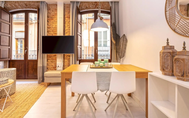 Stunning one-bedroom apartment near the Cathedral. Zacatin 101