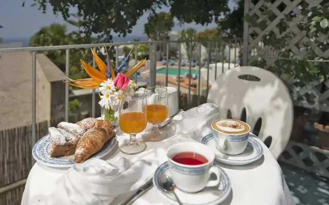 Room in B&B - Ischia, 1 Relaxing Doubles With sea View Hotel Imperamare