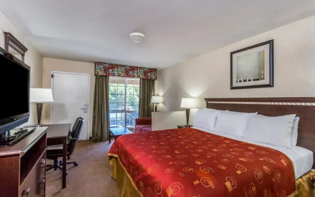 Travelodge by Wyndham Vallejo / I-80