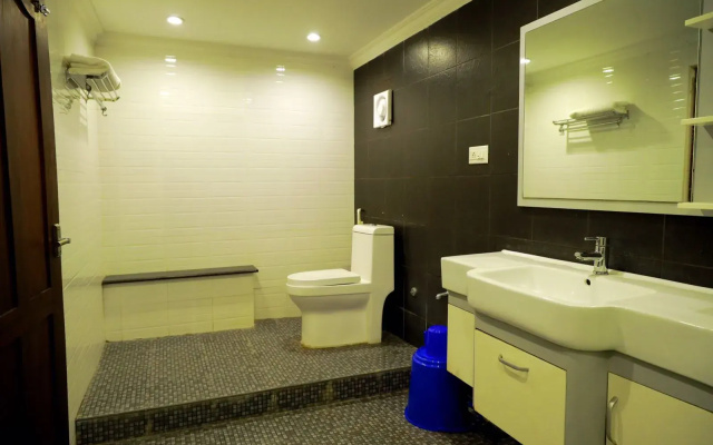 Hotel Ivory Grand