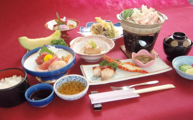 Nari Aizu Lodge