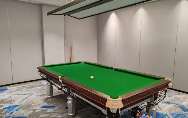 Berlin Hotel (Ningbo Fenghua Libang Plaza)