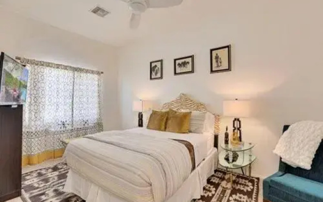 Casa Santa Fe-Pool-4br/2.5ba