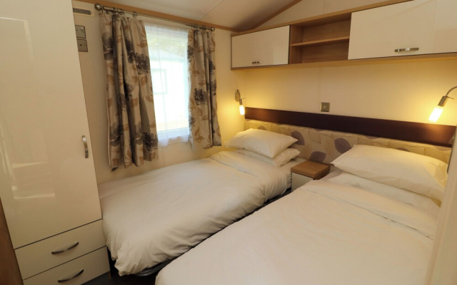 Lodge 2