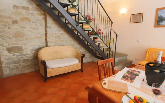 Mansion in Apecchio Near Lake
