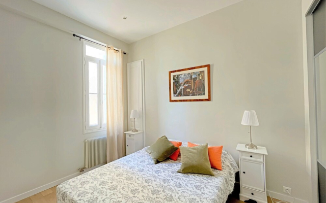 Modern Apartment 20 m from the Sea