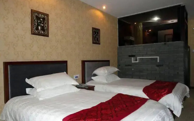 Tonglu Lai Yue Hotel
