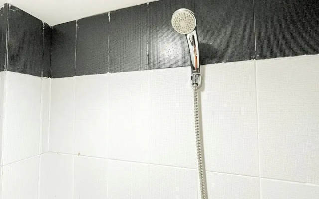 Chic And Sleek Studio At Apartment Cinere Bellevue