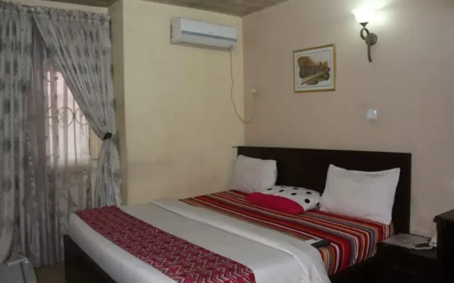 Albert Suites