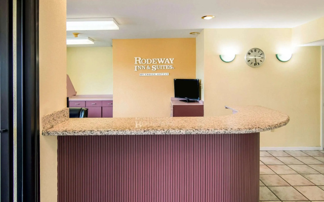 Rodeway Inn & Suites Highway 290 Northwest