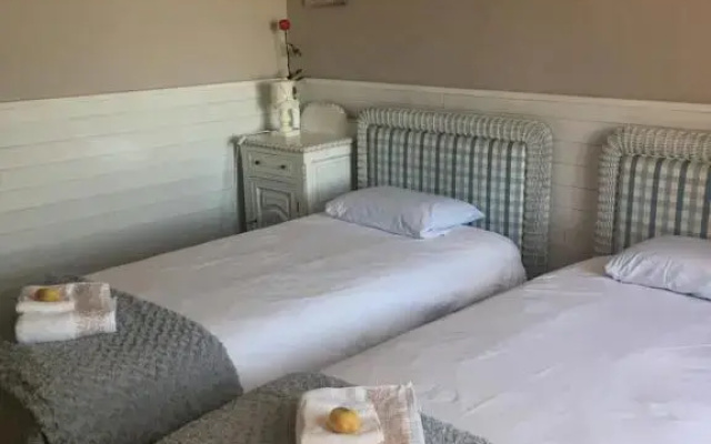 Appartement central des terres chaudes proche bord de mer