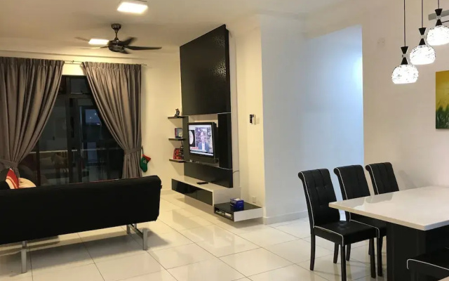 JB Staycation next to Paradigm Mall JB