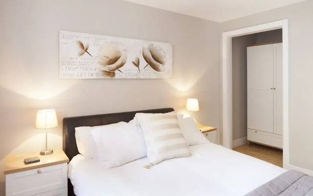 Saracens Courtyard Apartments