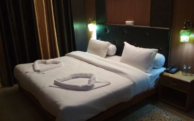 Montana Crowne Residency