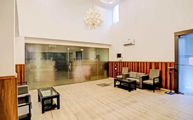 Hotel Noida Grand
