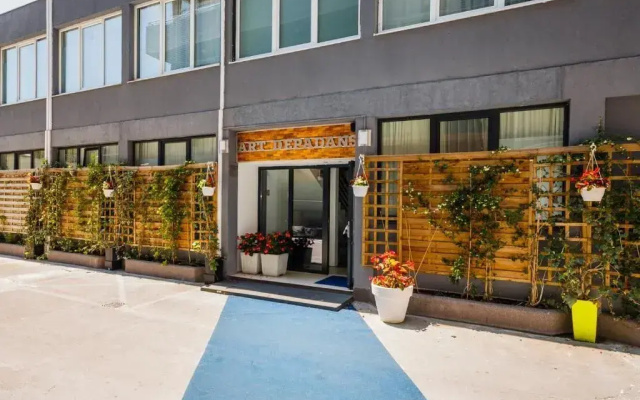 Art Hotel And Art Hotel Annex Building