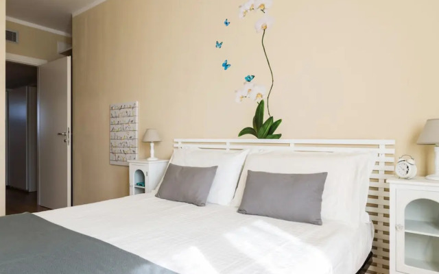 Appartamento Trilocale Milano Bicocca by HomeatHotel