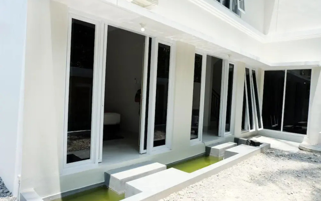 Villa Jogja Grand Bale with Private Pool by Simply Homy