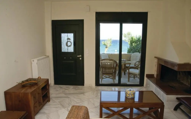 Awesome Home in Diakopto Achaias P. With 3 Bedrooms and Wifi