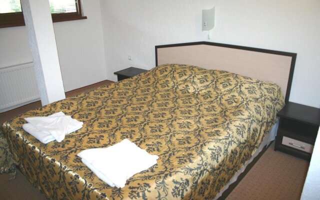 Hoteli Smolyan Hotel Ribkata Смолян комната для гостей