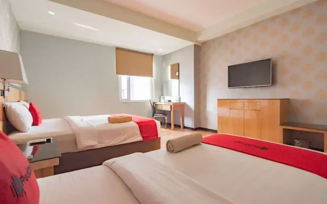 RedDoorz Premium near Bandung Station