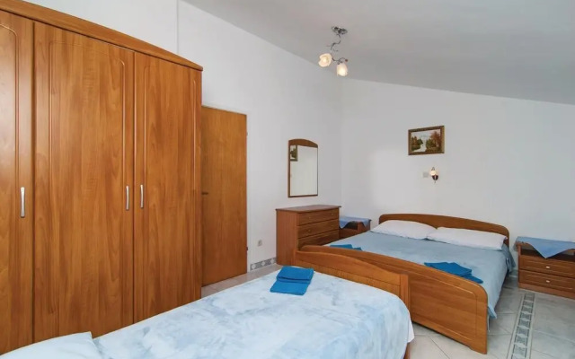 Nice Home in Sevid With 6 Bedrooms and Outdoor Swimming Pool