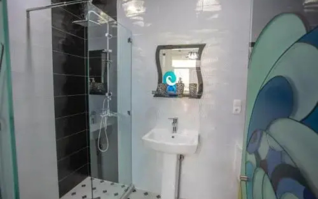 Hostel "Paradise Road"