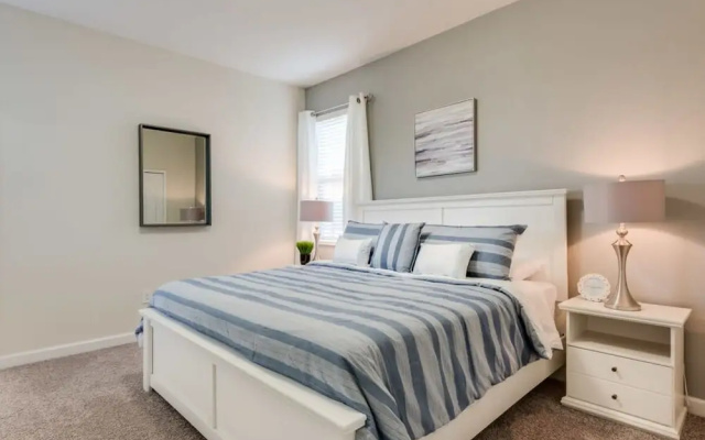 Luxury 5BR Home Private Pool Prime Location