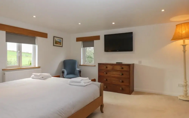 Waterland Farmhouse