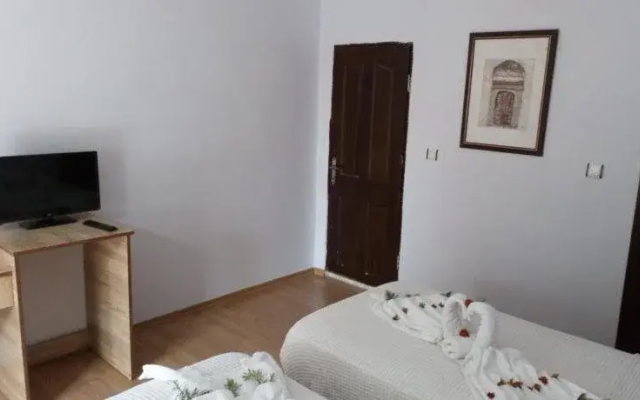 Evita Apart Hotel