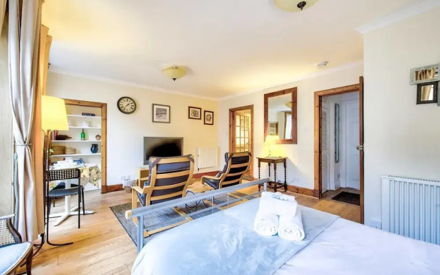 Royal Mile Studio in Prime Location