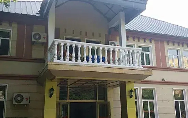 Jingpo Lake Mountain villa hotel