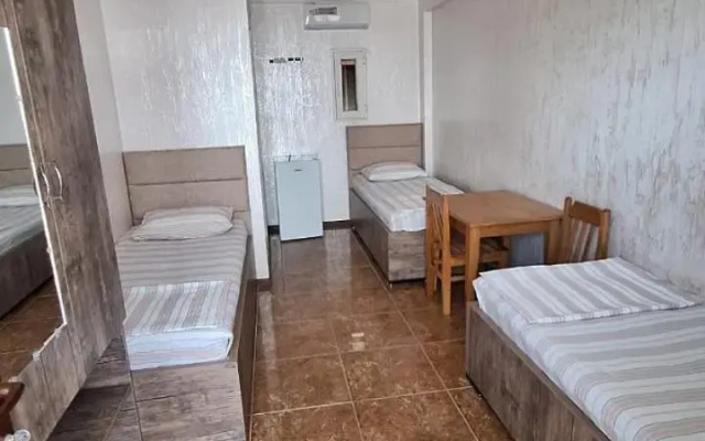784 Aghmashenebeli Guest House