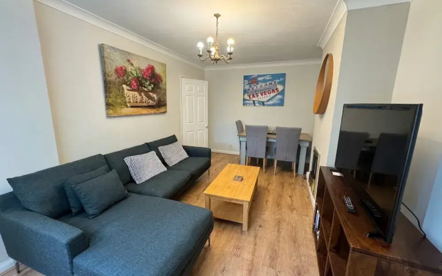 Lovely 2 Bedrooms Flat in South Sutton