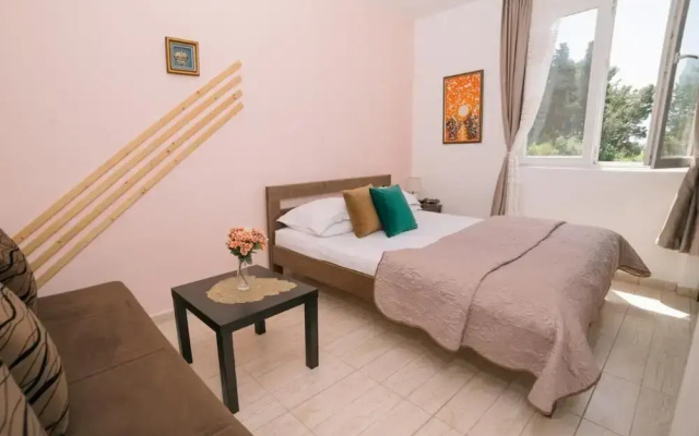 Room-comfort Apartment With Sea View & P